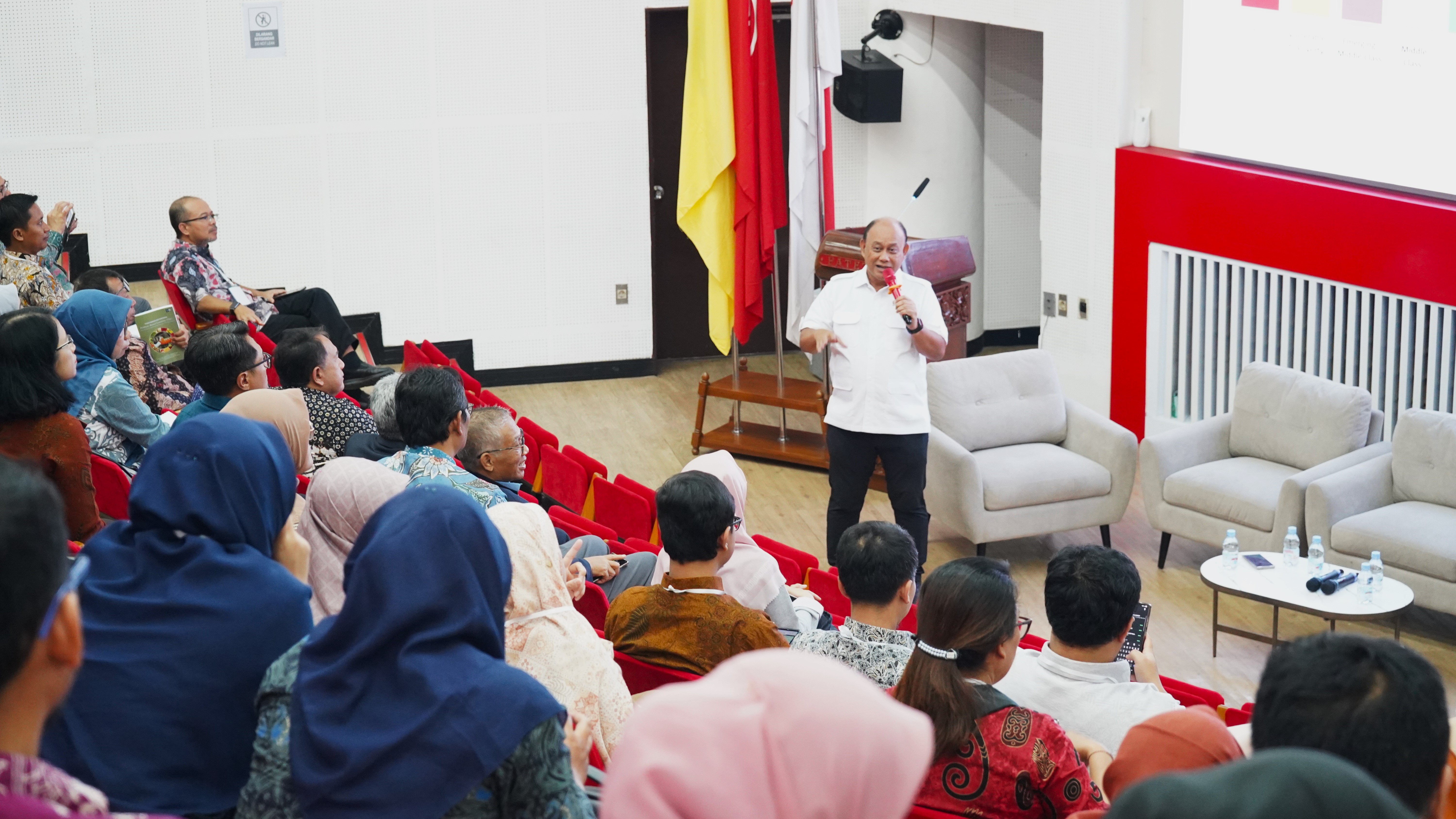 Kabadan BGN Pidie Hadiri Seminar Nasional dan Pertemuan Forum Komunikasi Perguran Tinggi Teknologi Pertanian Indonesia Kebijakan Nasional dan Tantangan 